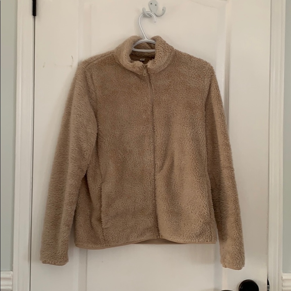 UNIQLO teddy sweater